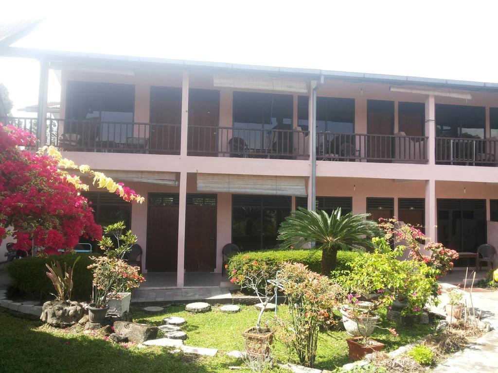 Ambarita Bernard Guest House & Resto Redpartner מראה חיצוני תמונה